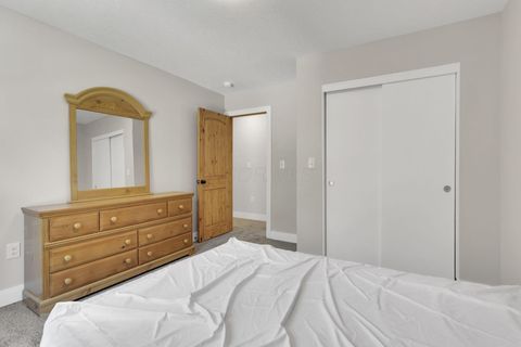 Tiny photo for 2625 Clybourne Road, Columbus, OH 43231 (MLS # 225037684)