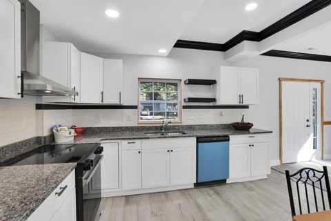 Tiny photo for 2625 Clybourne Road, Columbus, OH 43231 (MLS # 225037684)