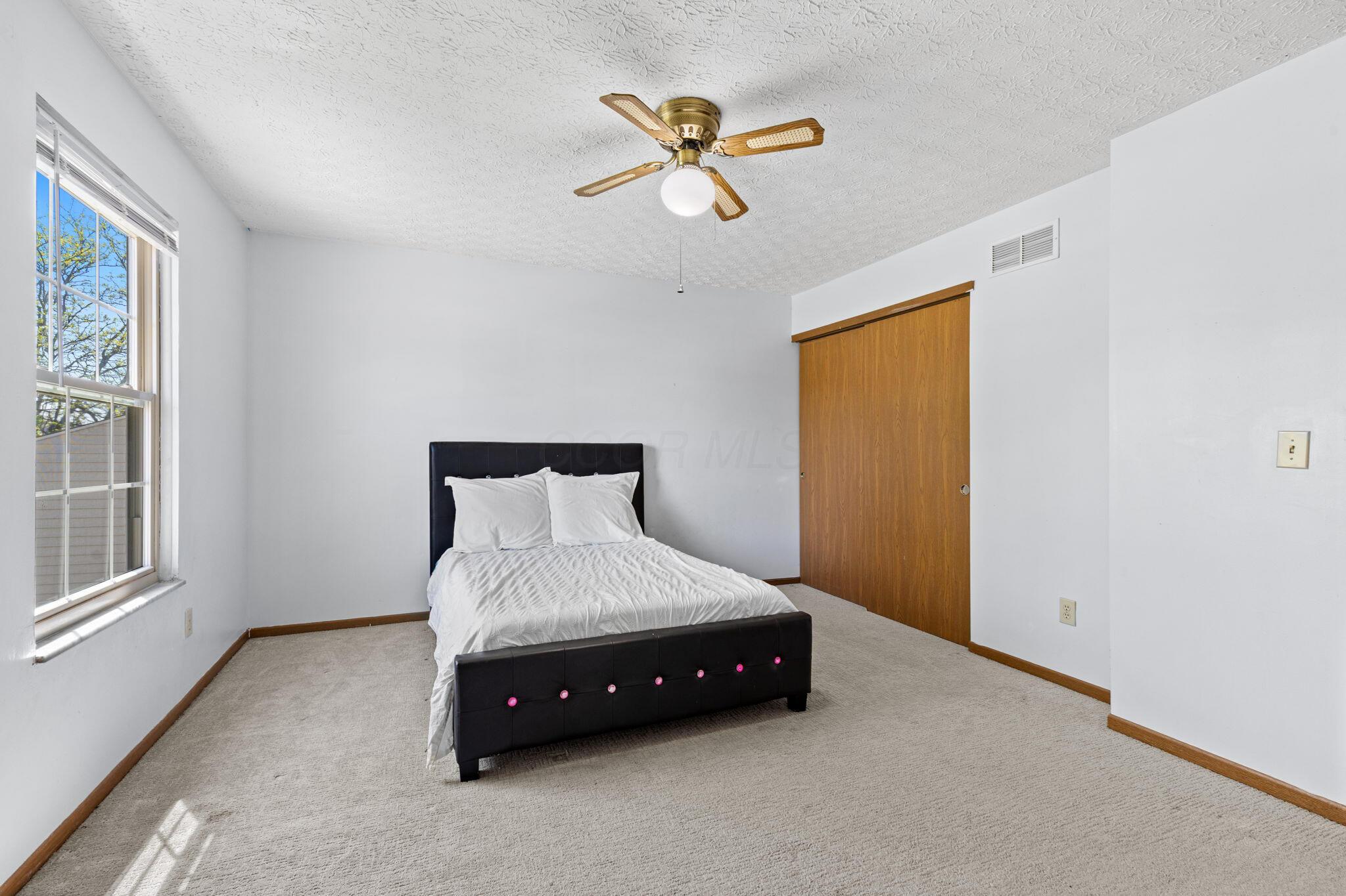 6806 Bennell Drive, Reynoldsburg, Ohio image 15