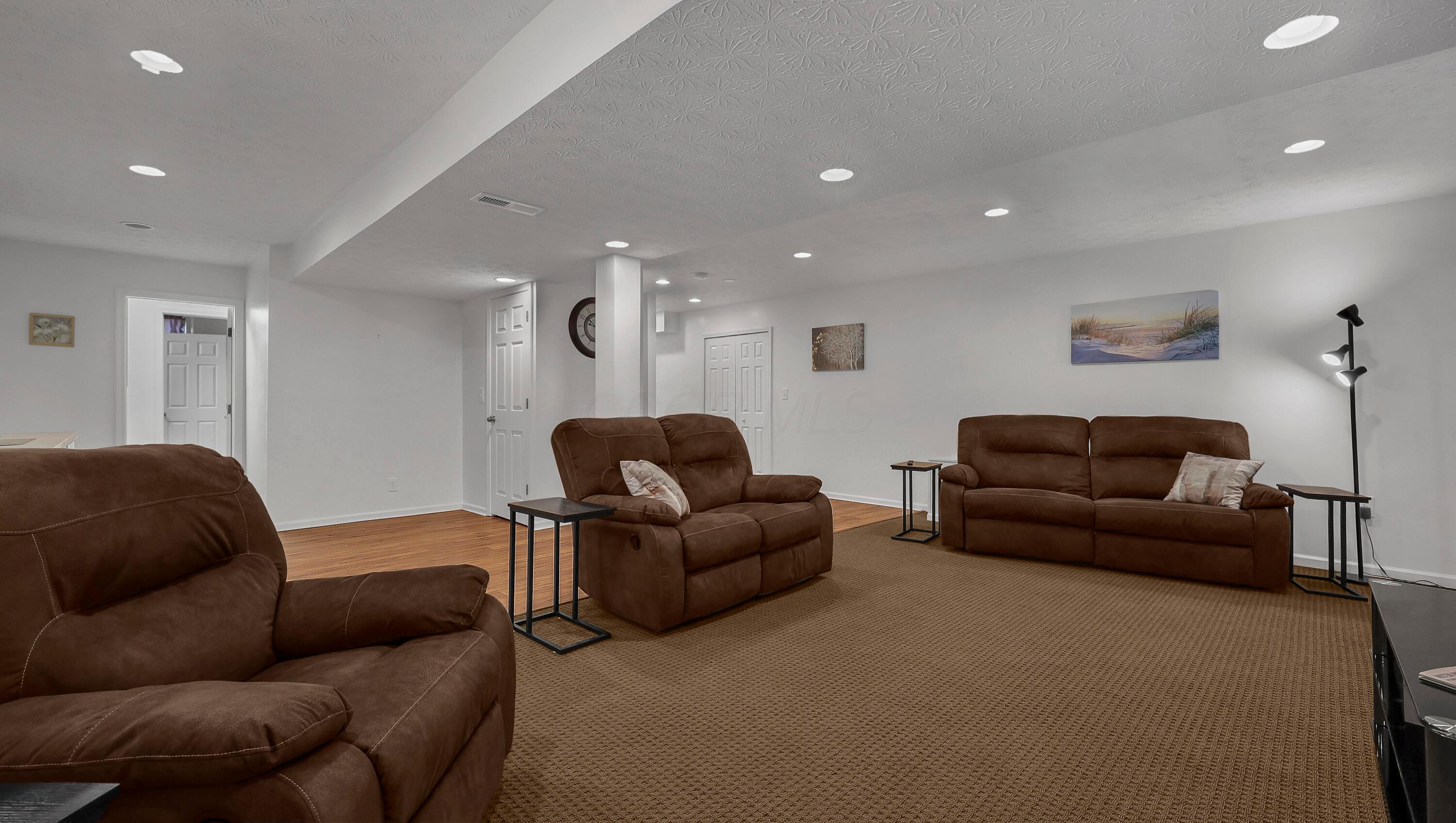 8827 Bergenia Court, Reynoldsburg, Ohio image 27