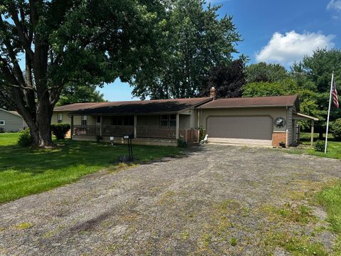 Photo of 2641 Walnut Creek Pike, Circleville, OH 43113 (MLS # 226024006)