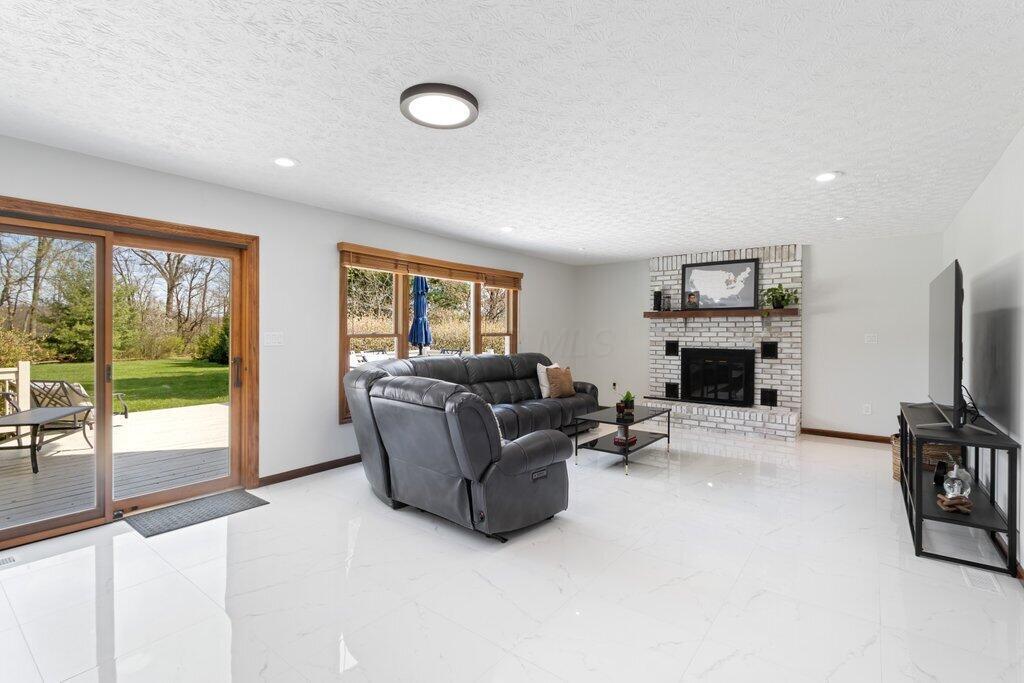 9595 Covan Drive, Westerville, Ohio image 13