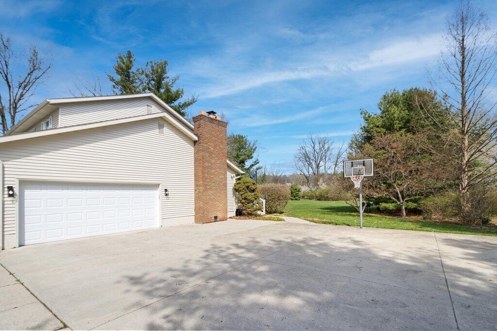 9595 Covan Drive, Westerville, Ohio image 30