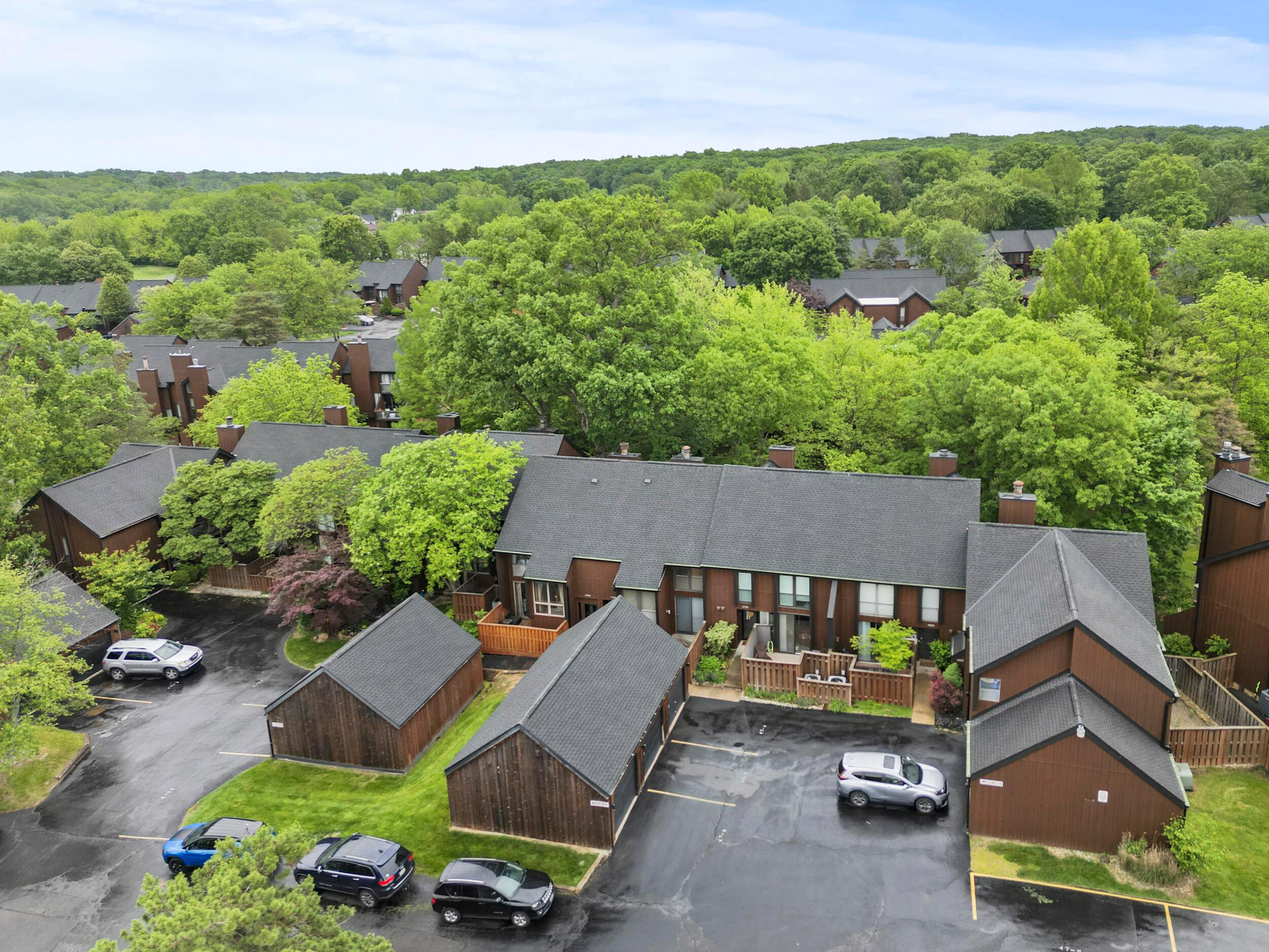 4796 Crazy Horse Lane, Westerville, Ohio image 2