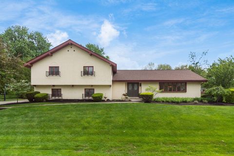 Photo of 240 Old Trail Drive, Columbus, OH 43213 (MLS # 226013670)