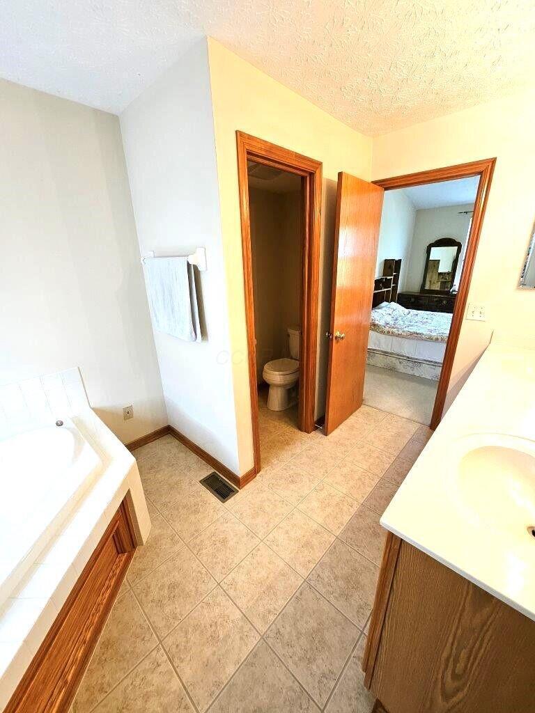464 Highbanks Valley Drive, Newark, Ohio image 37