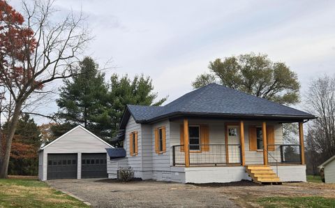 Photo of 317 E Highland Drive, Zanesville, OH 43701 (MLS # 225043627)