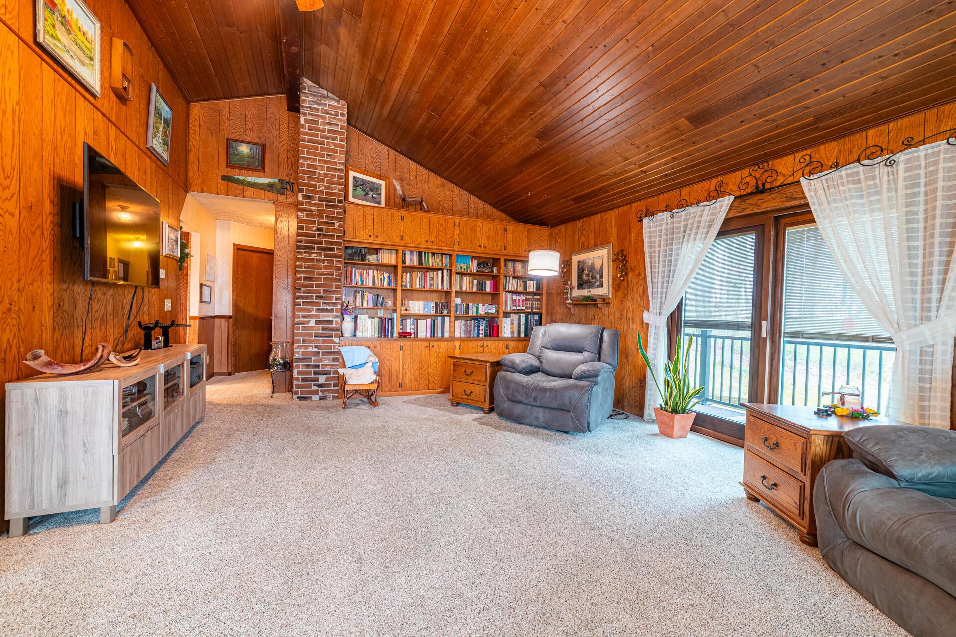 9431 Richards Road, Utica, Ohio image 7