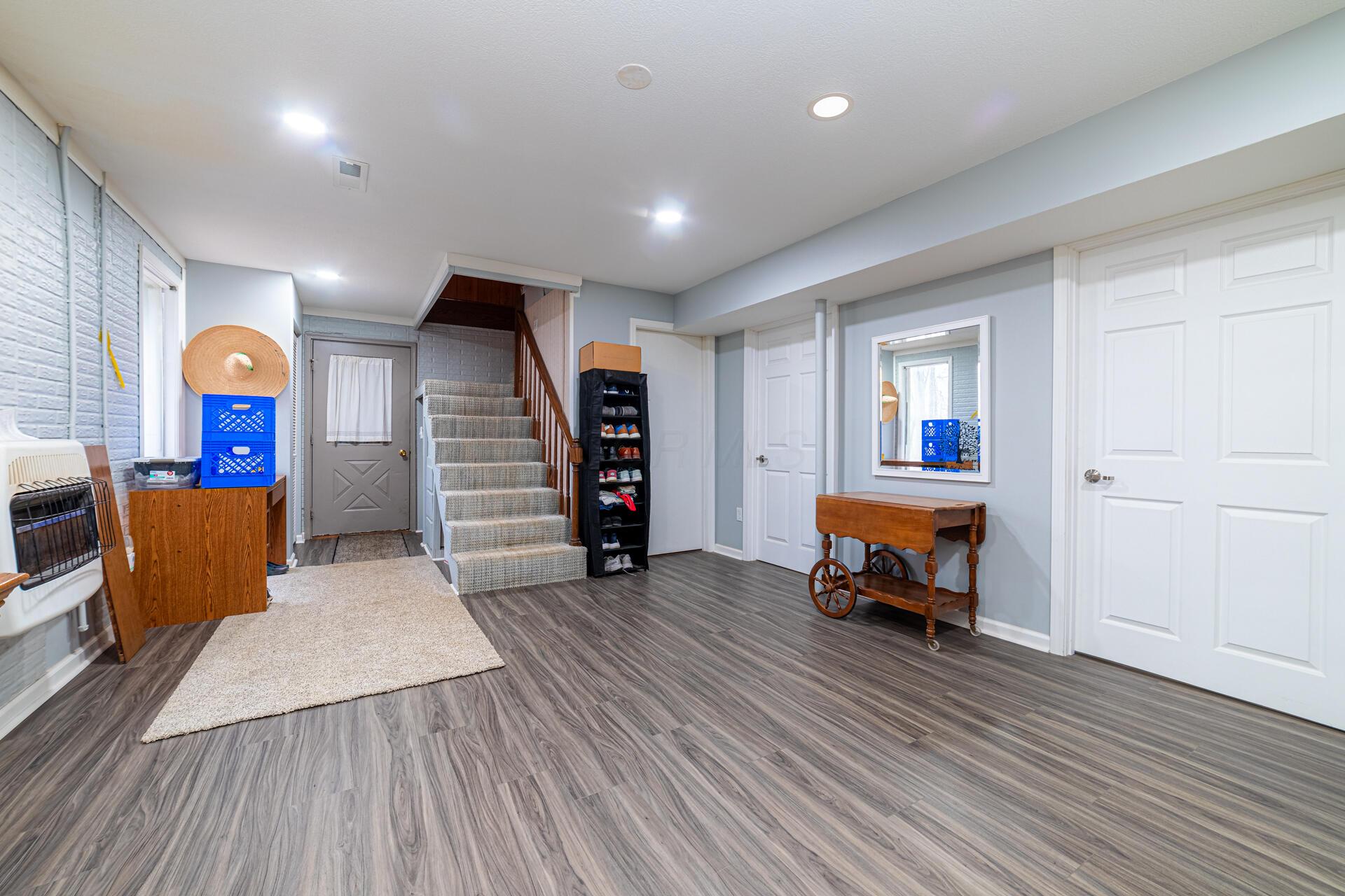 9431 Richards Road, Utica, Ohio image 29