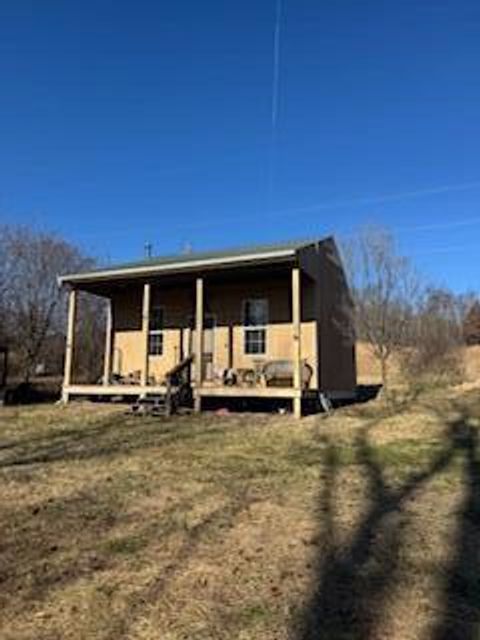 Photo of 12521 Fallsburg Road NE, Frazeysburg, OH 43822 (MLS # 225043105)