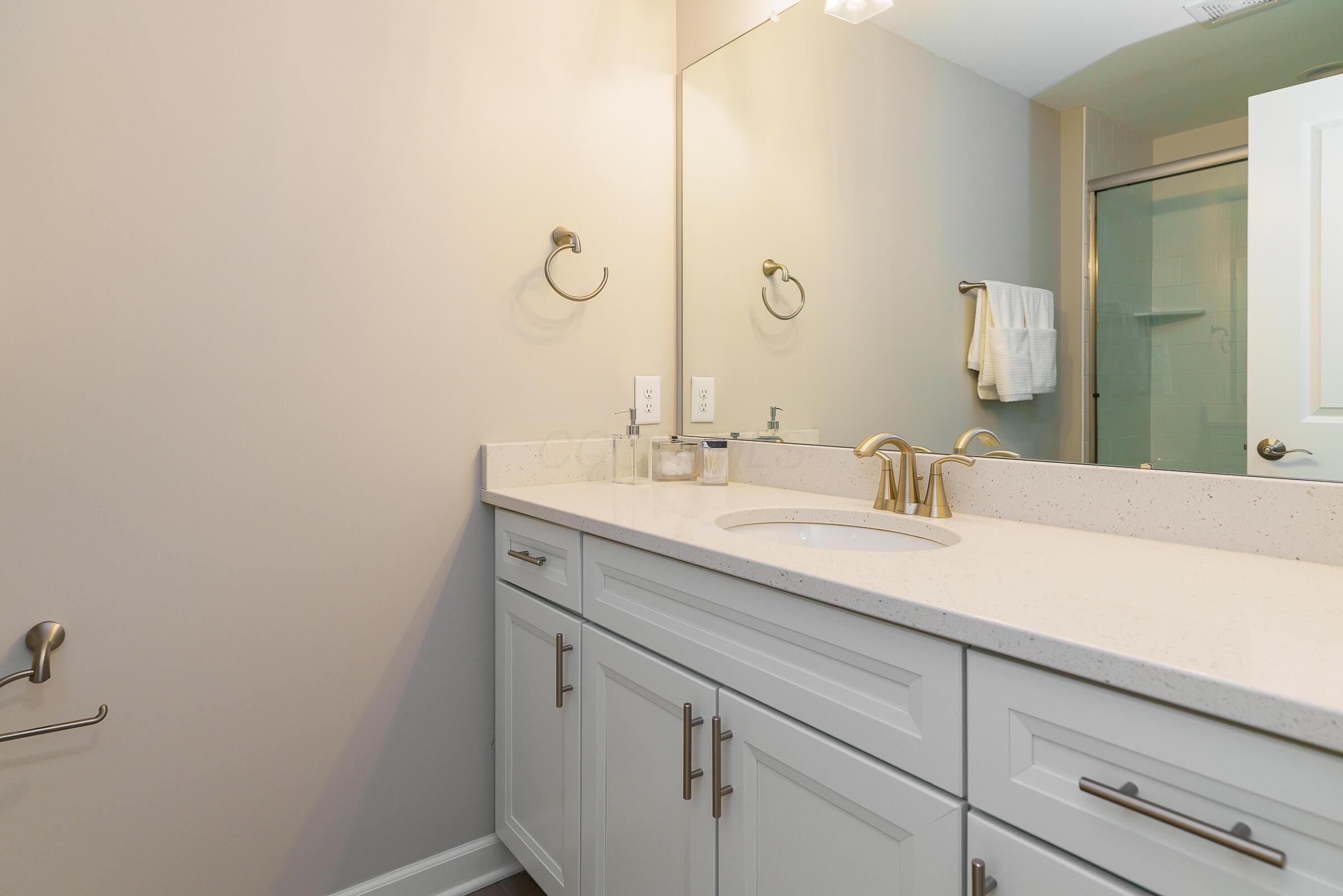 7445 Phoebe Lane, Powell, Ohio image 32