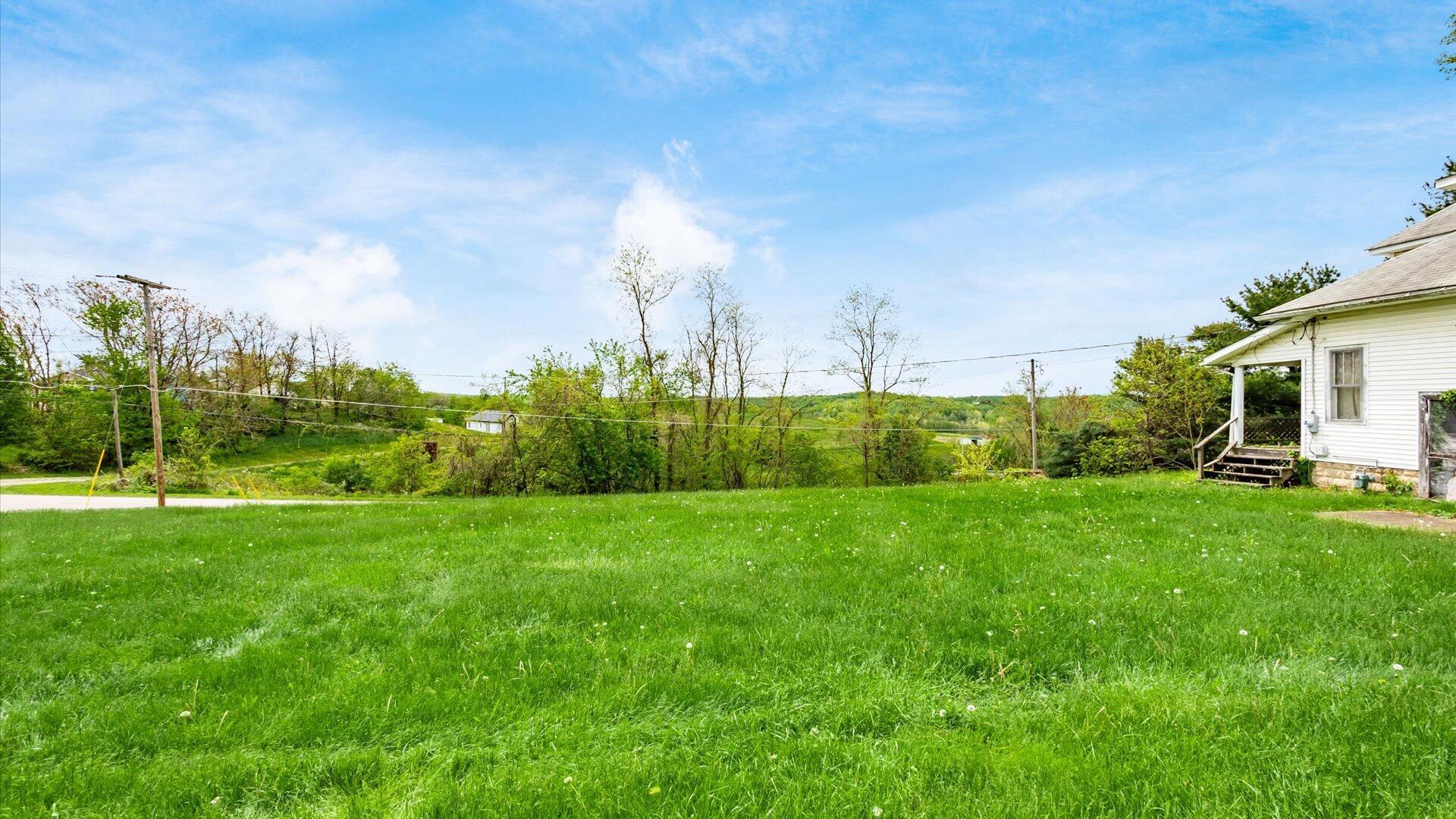 8045 Old Town Road, Roseville, Ohio image 16