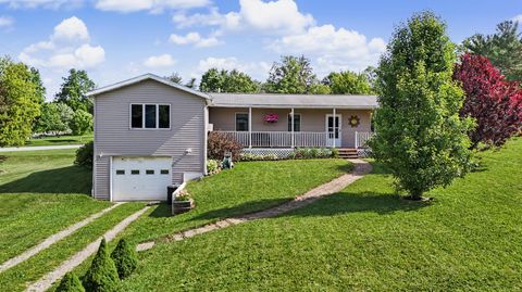 Photo of 14 Fast Street, Ashland, OH 44805 (MLS # 226020942)