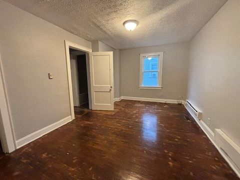 Photo of 762 N Dawson Avenue, Columbus, OH 43219 (MLS # 226001469)