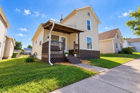 Photo of 404 N 10th Street, Newark, OH 43055 (MLS # 226037554)