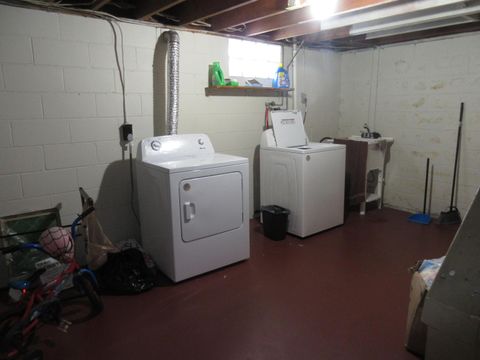 Tiny photo for 158 English Avenue, Newark, OH 43055 (MLS # 226003034)