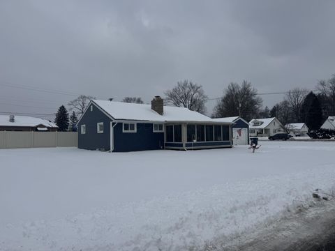 Photo of 158 English Avenue, Newark, OH 43055 (MLS # 226003034)