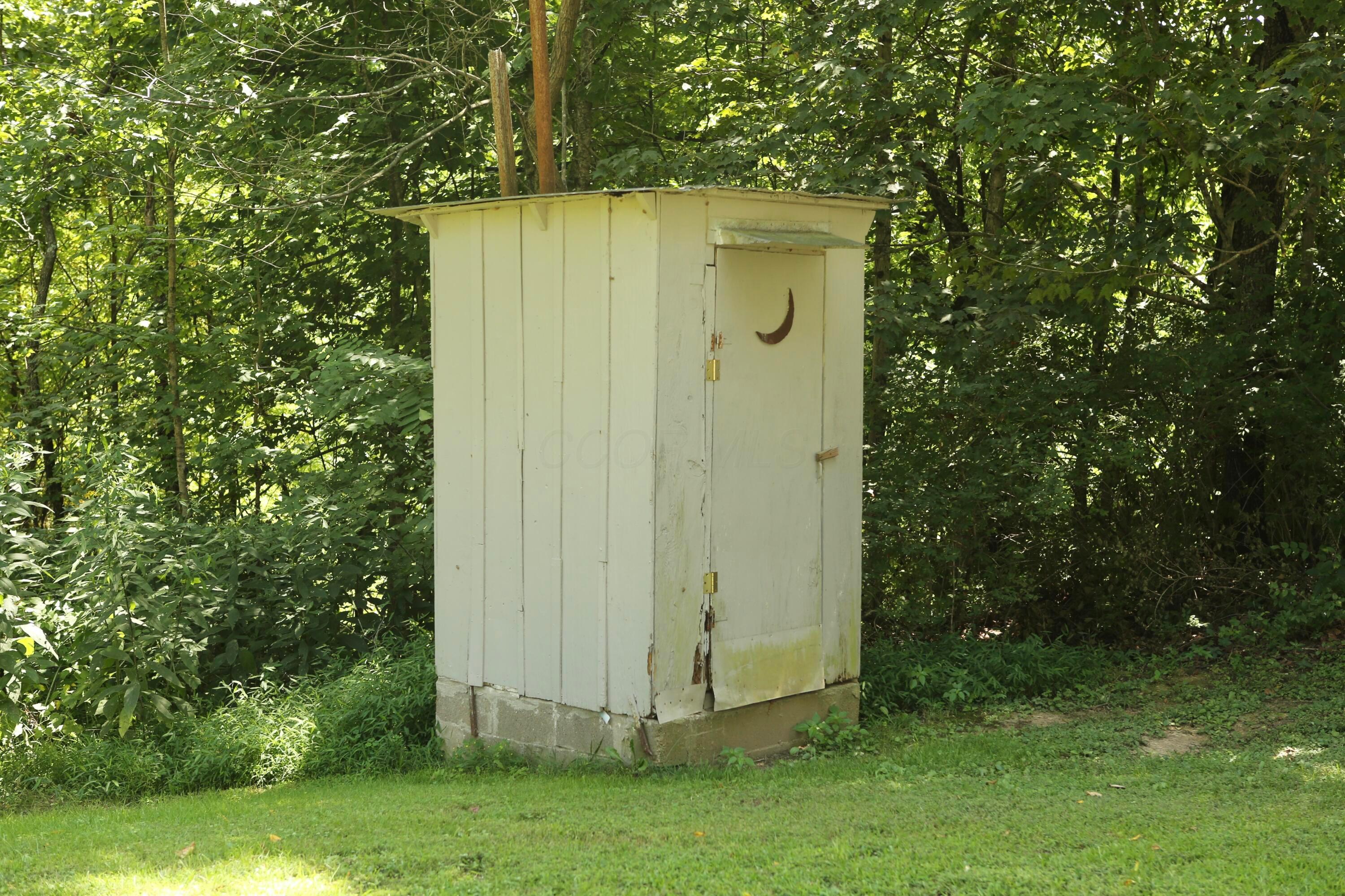 Gallipolis, Ohio 45631, United States, 4 Bedrooms Bedrooms, ,3 BathroomsBathrooms,Residential,Active,127174