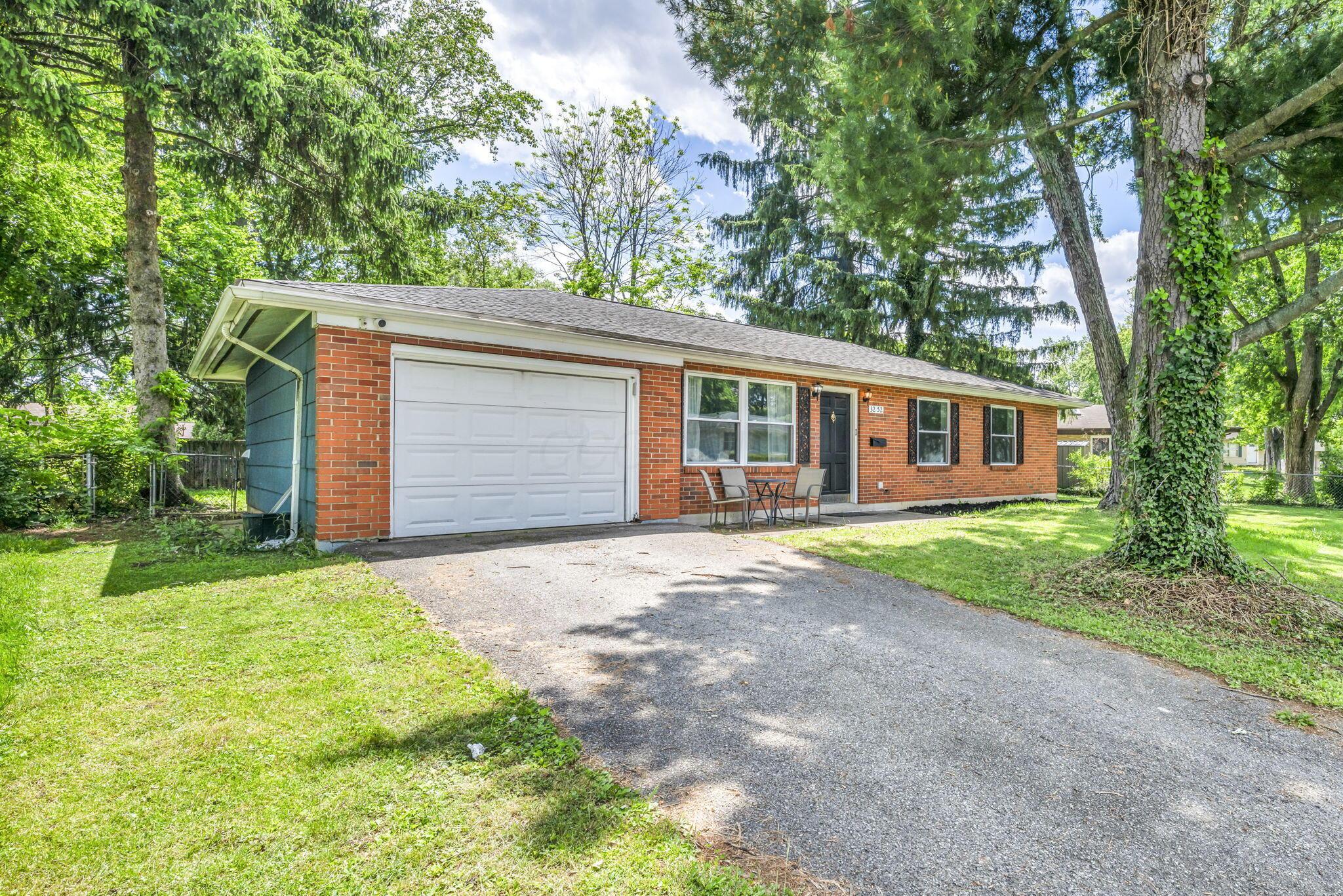 3252 Burdett Court