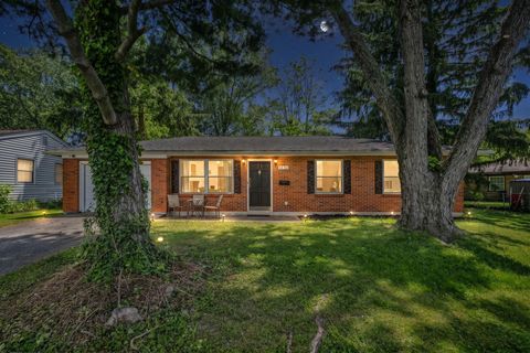 Photo of 3252 Burdett Court, Columbus, OH 43232 (MLS # 226018236)