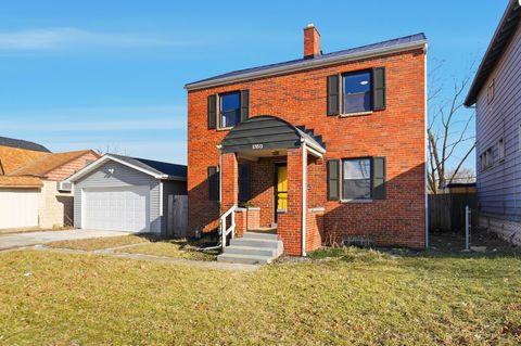 Photo of 1350 Lockbourne Avenue, Columbus, OH 43206 (MLS # 226001886)