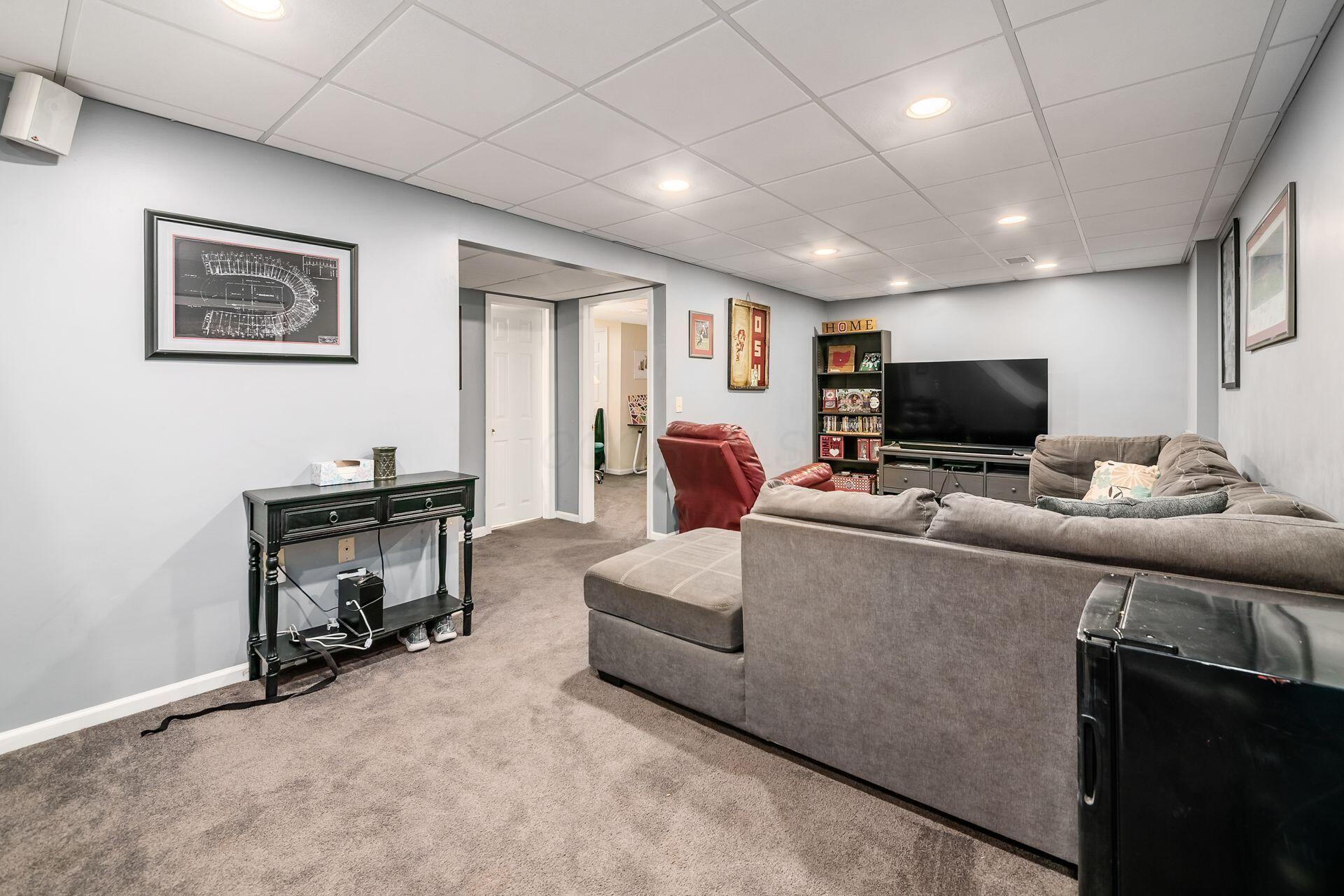 1009 Farrington Drive, Westerville, Ohio image 32