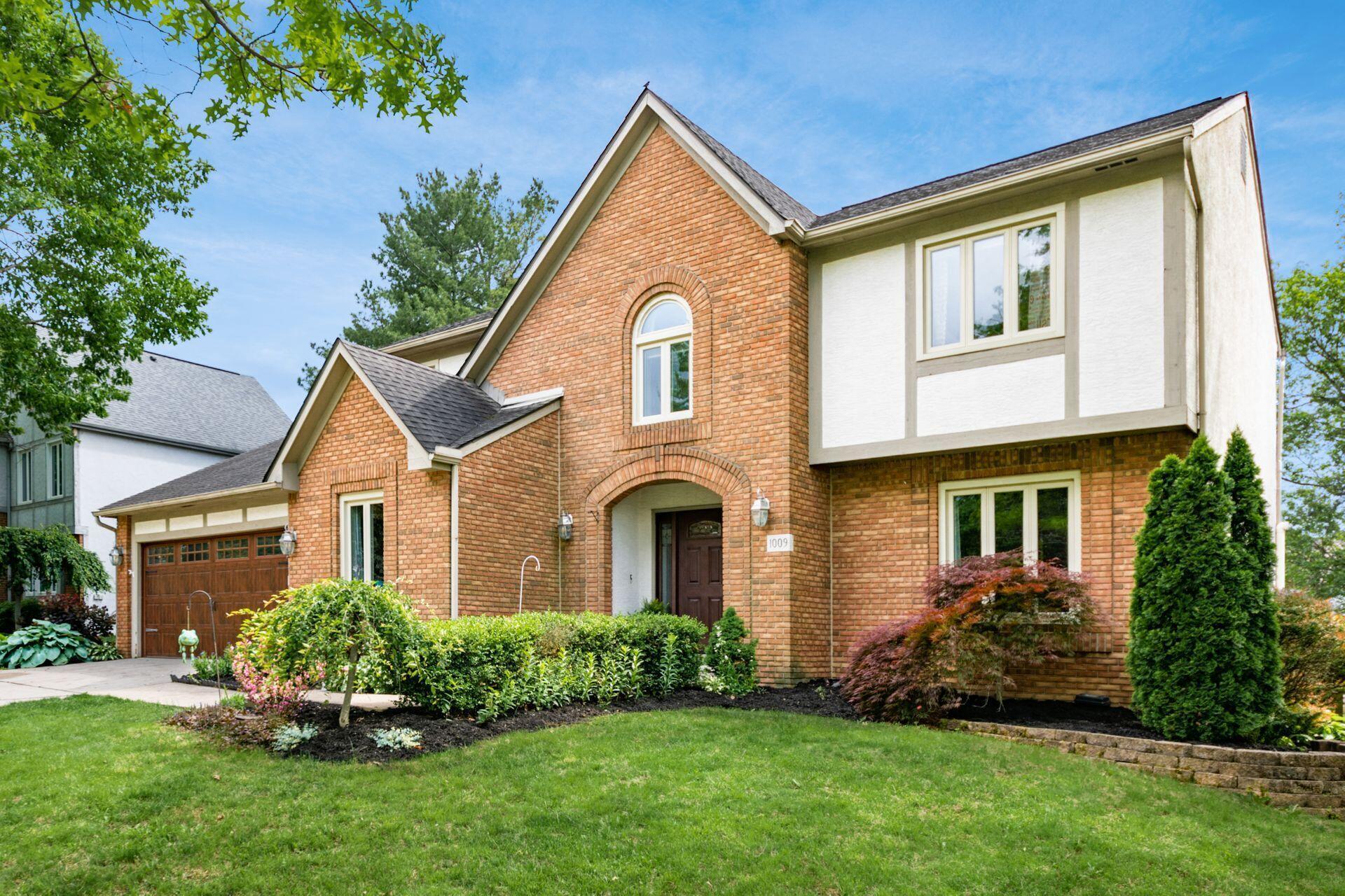 1009 Farrington Drive, Westerville, Ohio image 3