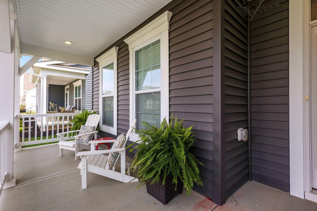 Photo of 5601 Jessica Lane E, Powell, OH 43065 (MLS # 226011986)