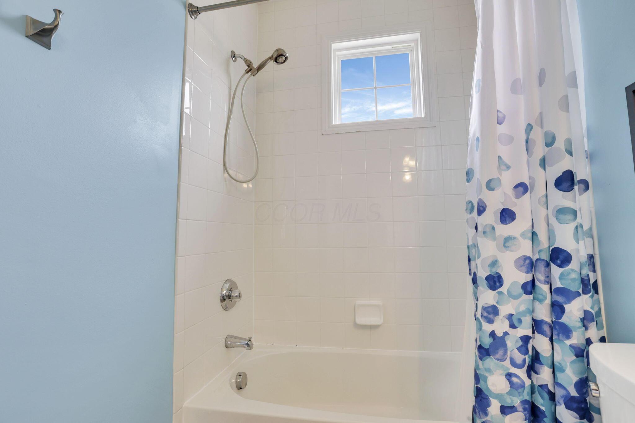 4919 Nadine Park Drive, Hilliard, Ohio image 40