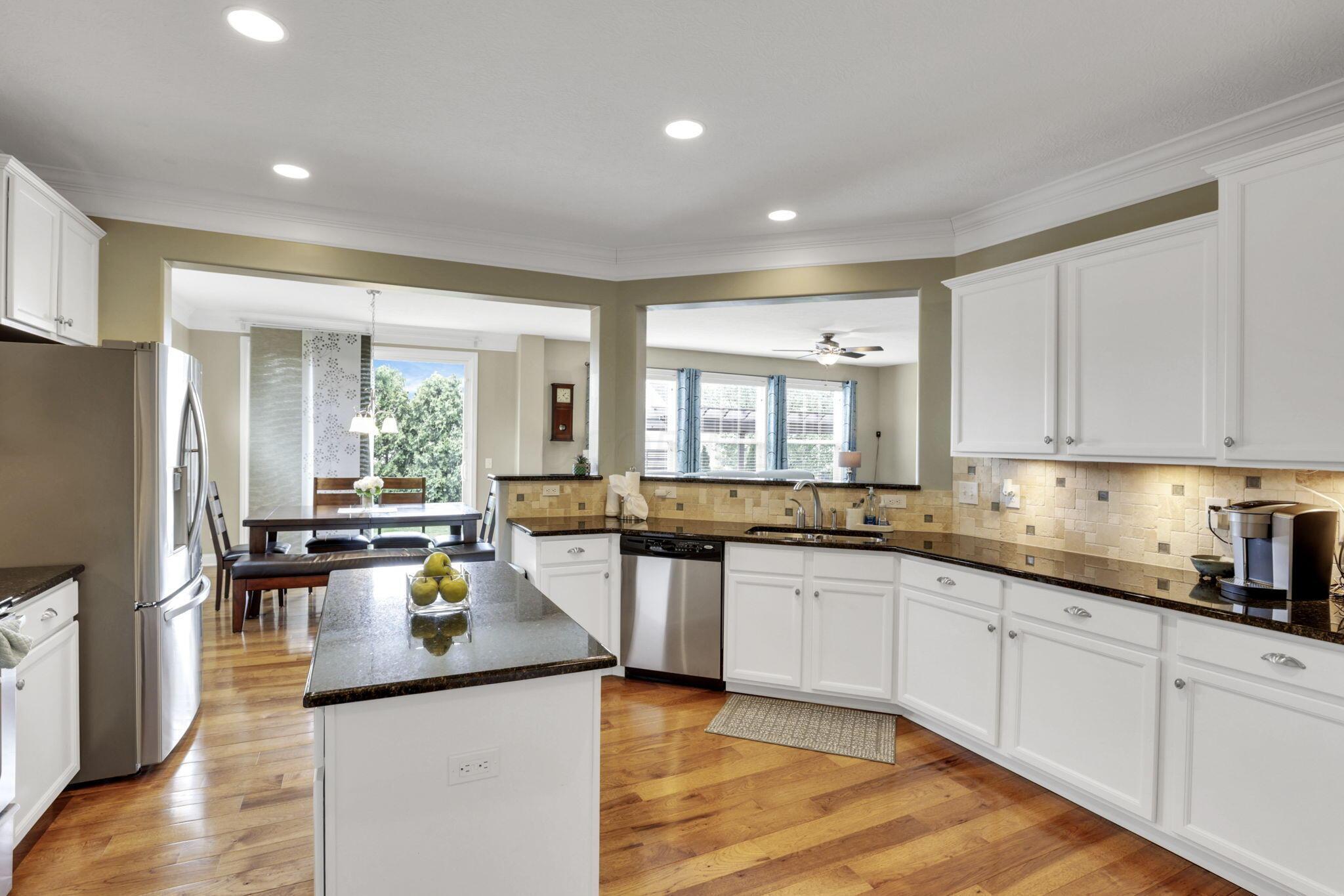 4919 Nadine Park Drive, Hilliard, Ohio image 12