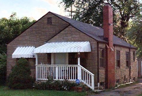 Photo of 1575 S Champion Avenue, Columbus, OH 43207 (MLS # 226004010)