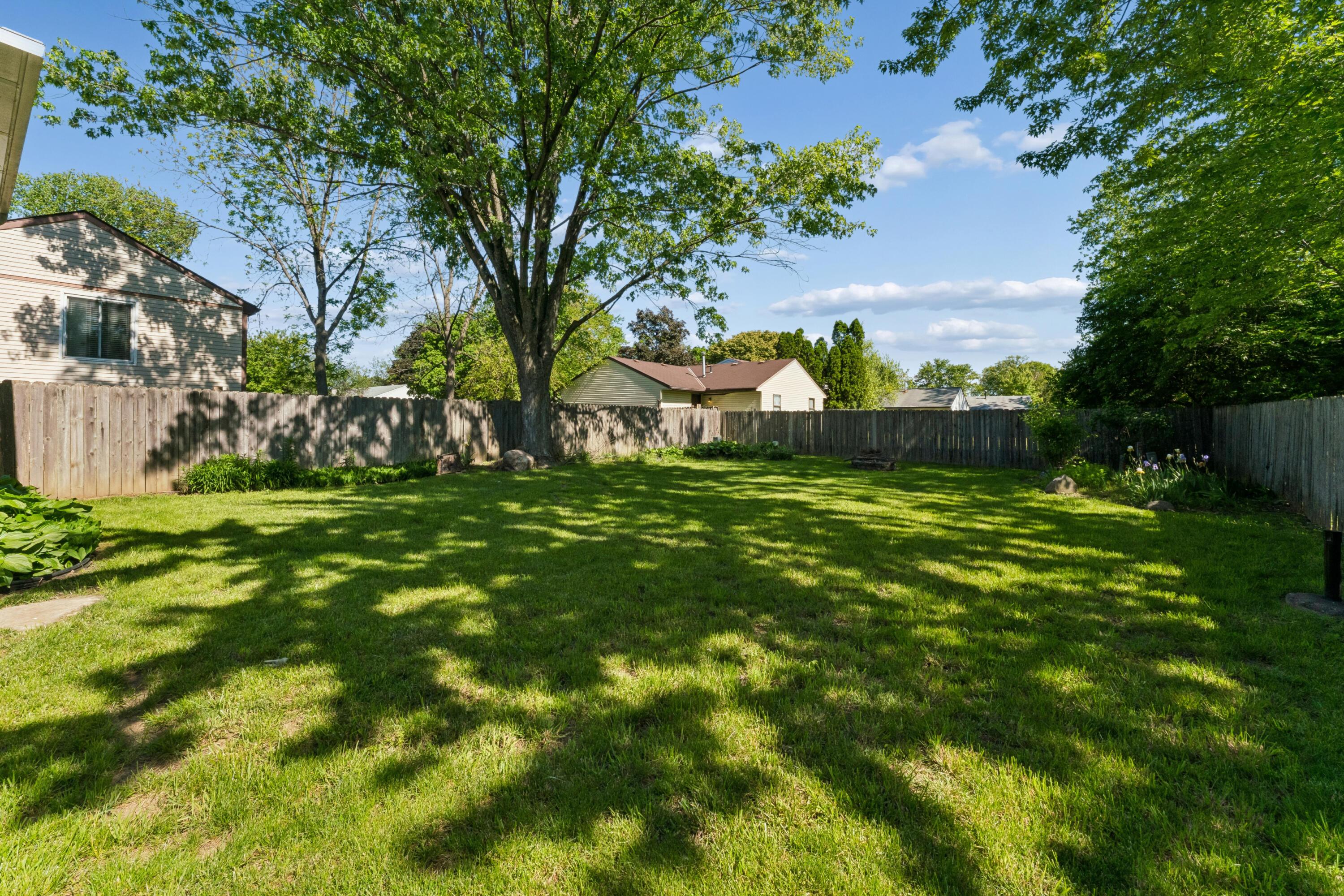 3946 Deer Lake Way