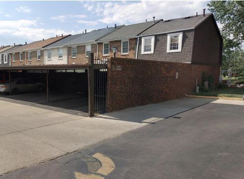 Photo of 575 Dlyn Street, Columbus, OH 43228 (MLS # 226007787)