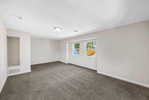 Tiny photo for 539 N Ohio Avenue, Lancaster, OH 43130 (MLS # 226000409)