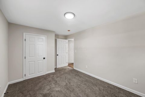 Tiny photo for 539 N Ohio Avenue, Lancaster, OH 43130 (MLS # 226000409)