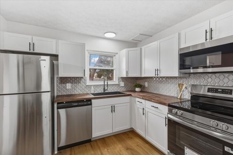 Tiny photo for 1929 Holly Ridge Road, Columbus, OH 43219 (MLS # 225045337)