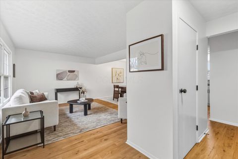 Tiny photo for 1929 Holly Ridge Road, Columbus, OH 43219 (MLS # 225045337)