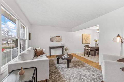 Tiny photo for 1929 Holly Ridge Road, Columbus, OH 43219 (MLS # 225045337)