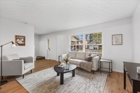 Tiny photo for 1929 Holly Ridge Road, Columbus, OH 43219 (MLS # 225045337)