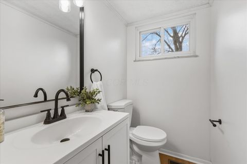 Tiny photo for 1929 Holly Ridge Road, Columbus, OH 43219 (MLS # 225045337)