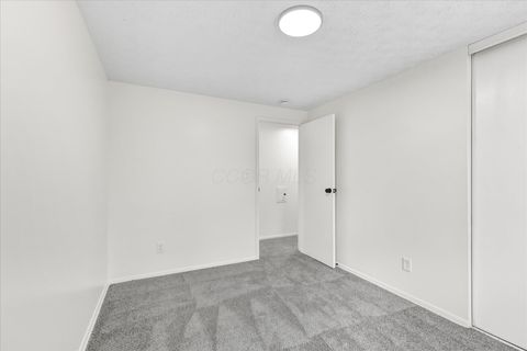 Tiny photo for 1929 Holly Ridge Road, Columbus, OH 43219 (MLS # 225045337)