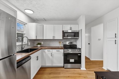 Tiny photo for 1929 Holly Ridge Road, Columbus, OH 43219 (MLS # 225045337)