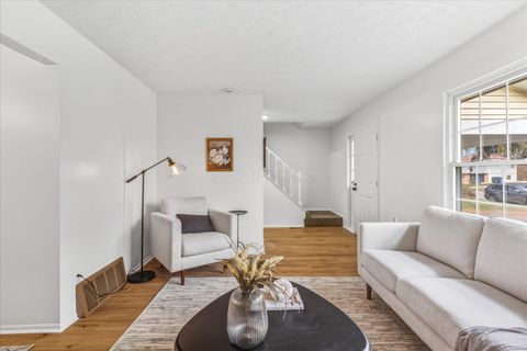 Tiny photo for 1929 Holly Ridge Road, Columbus, OH 43219 (MLS # 225045337)