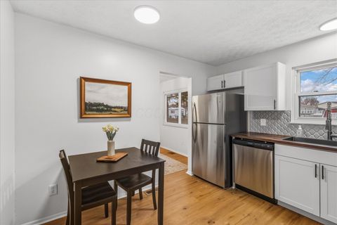 Tiny photo for 1929 Holly Ridge Road, Columbus, OH 43219 (MLS # 225045337)