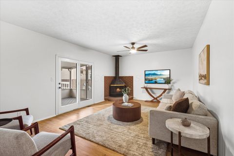 Tiny photo for 1929 Holly Ridge Road, Columbus, OH 43219 (MLS # 225045337)