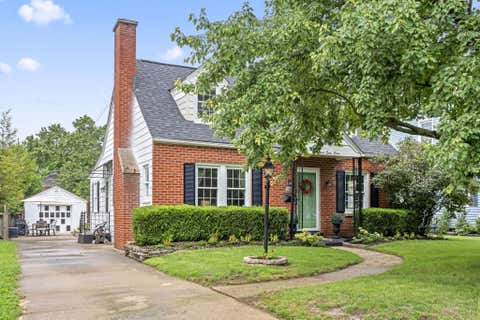 Photo of 867 S Broadleigh Road, Columbus, OH 43209 (MLS # 226031129)