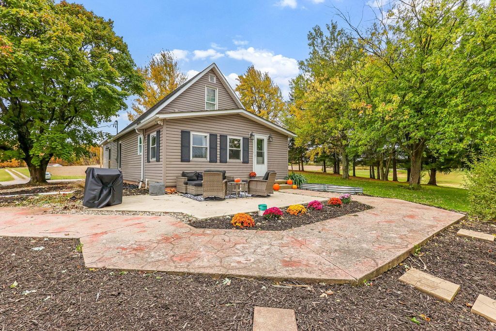 Photo for 12459 State Route 287, East Liberty, OH 43319 (MLS # 225040239)