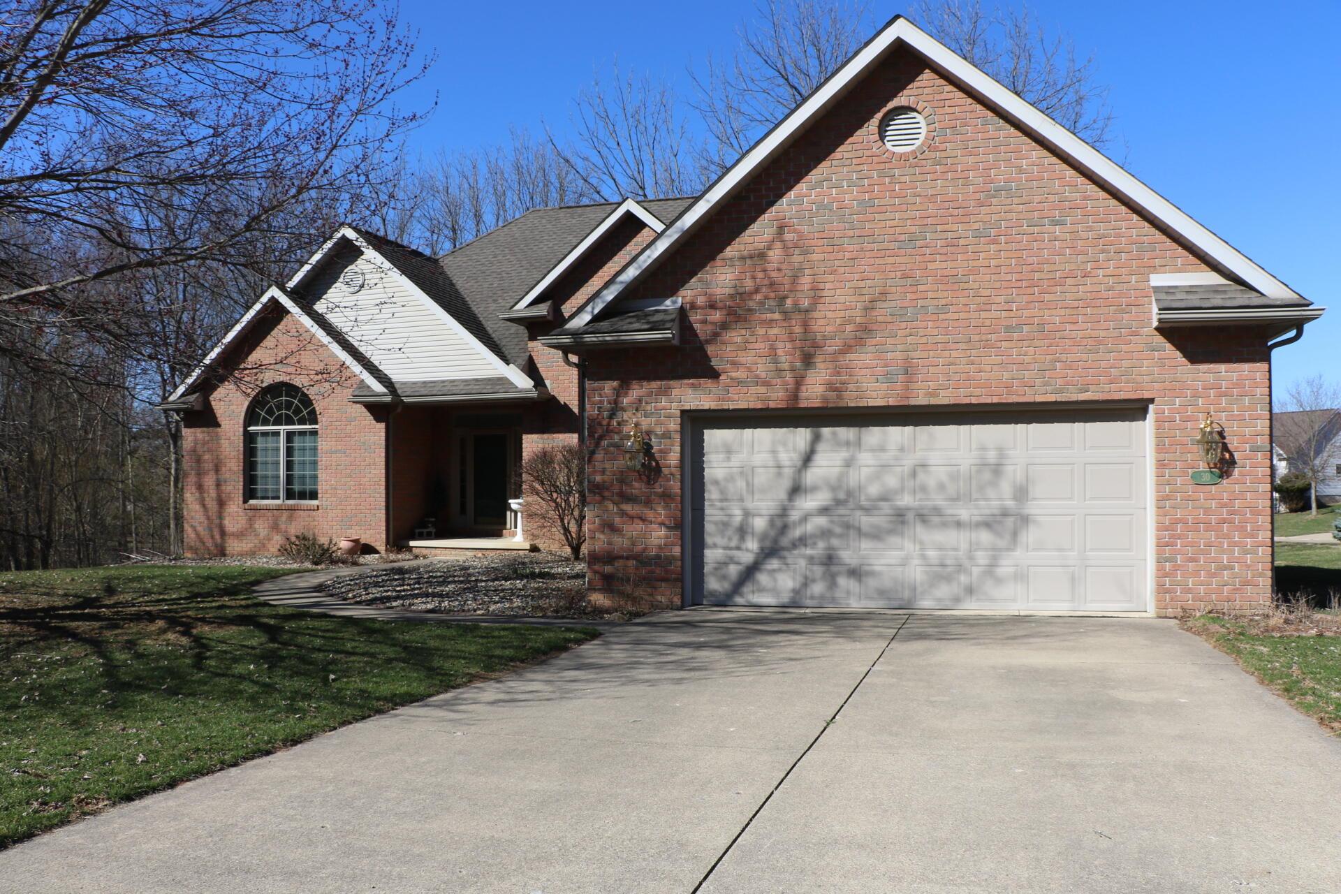 30 Woodlake Trail, Mount Vernon, Ohio image 1
