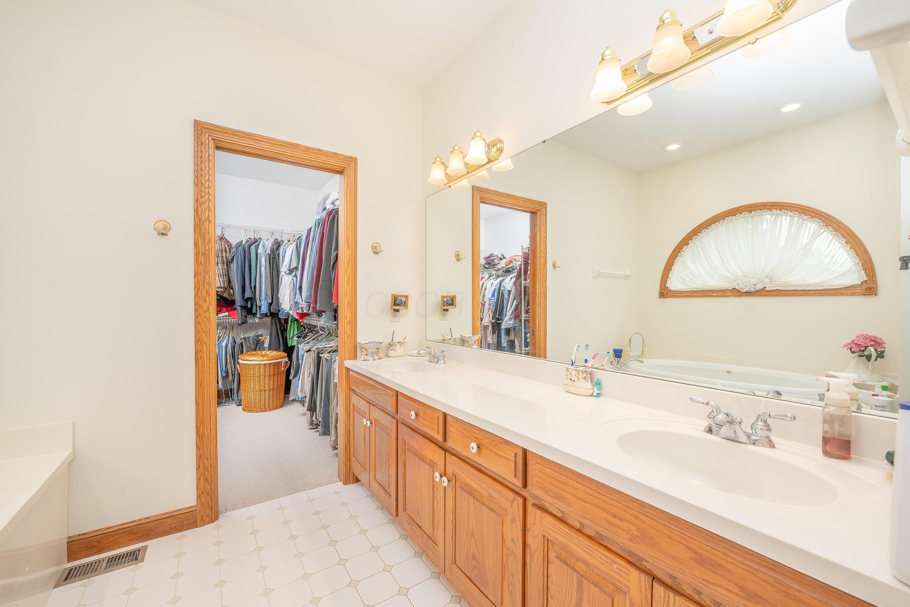 30 Woodlake Trail, Mount Vernon, Ohio image 18