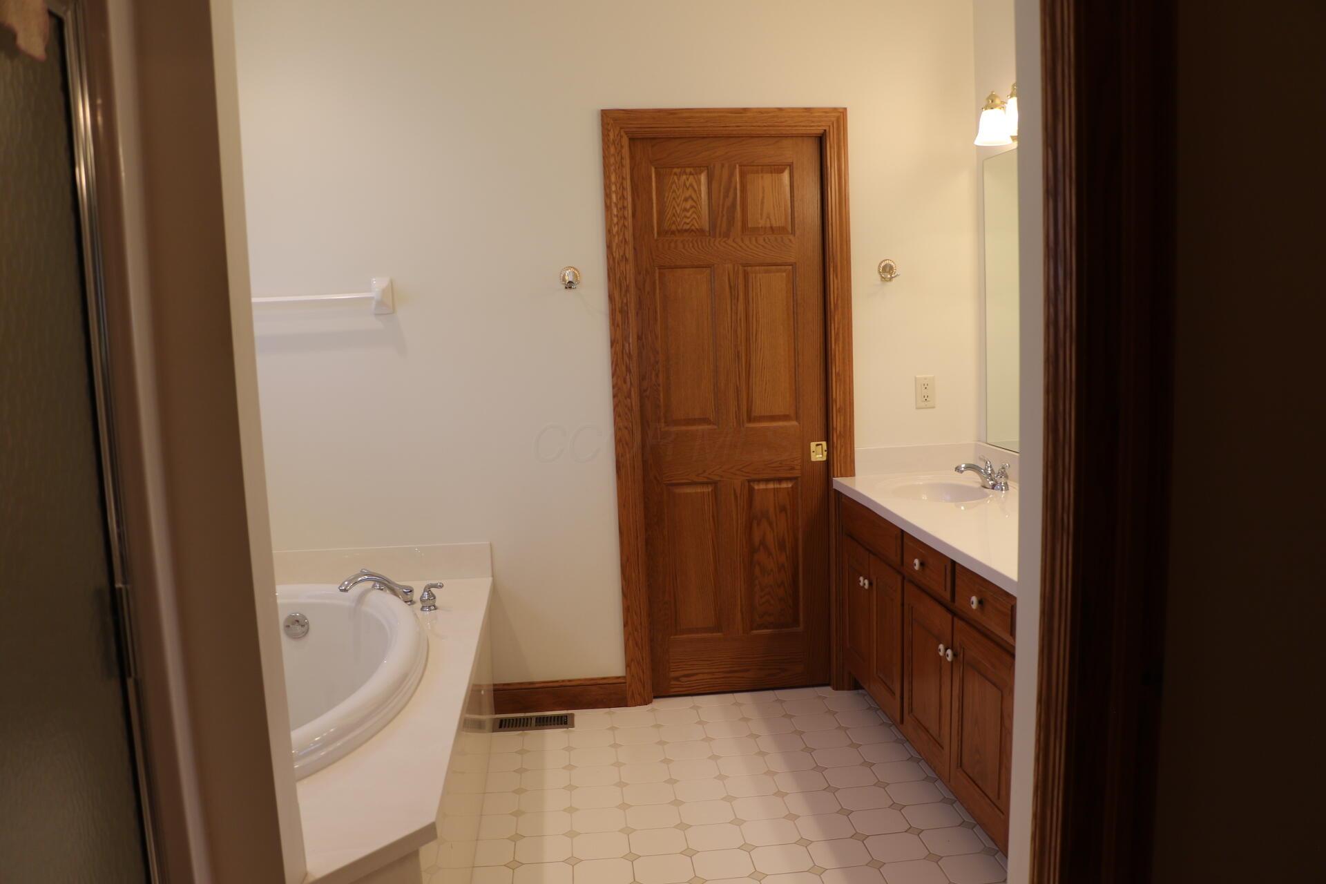 30 Woodlake Trail, Mount Vernon, Ohio image 21